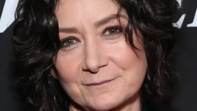 'Video thumbnail for Sad Details About Sara Gilbert And Linda Perry'