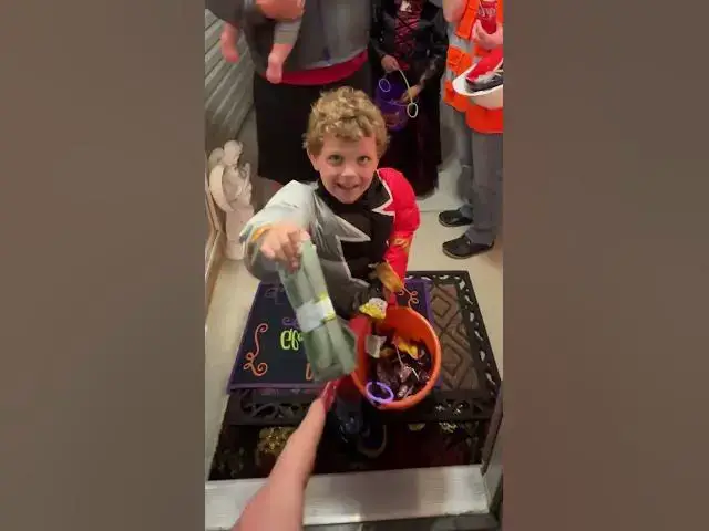 Video thumbnail for giving iphones instead of candy of Holloween