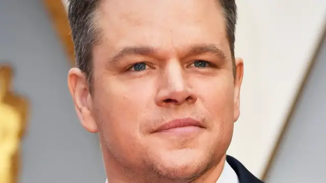'Video thumbnail for Matt Damon's Daughters Are Downright Gorgeous'