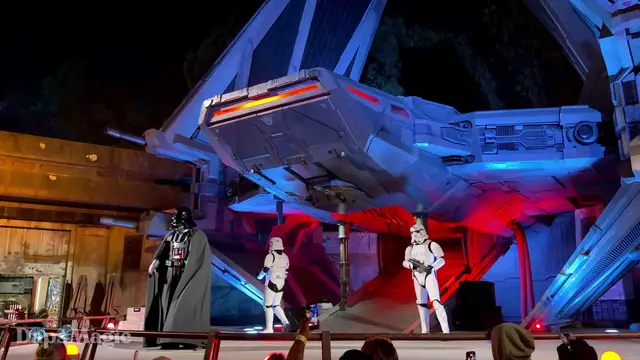 Video thumbnail for Darth Vader Departs Batuu | Disneyland After Dark: Star Wars Nite 🖤🌌