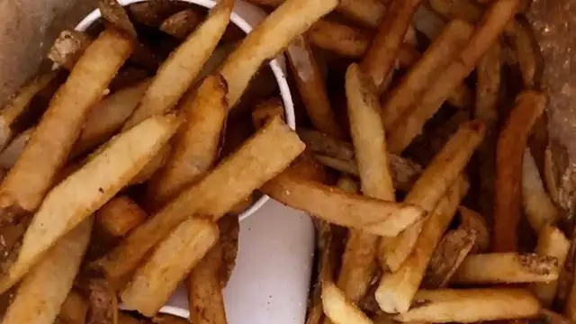 Video thumbnail for Why Five Guys Always Gives You So Many Extra Fries