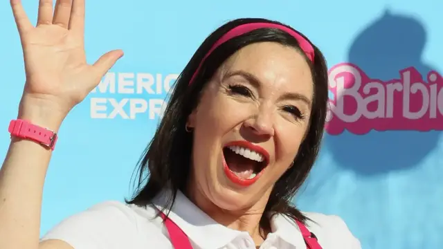 Video thumbnail for What Flo From The Progressive Commercials Really Looks Like