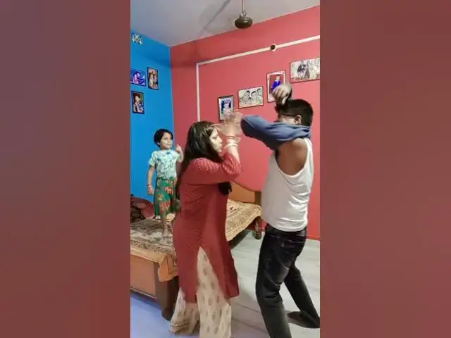 Video thumbnail for Kapra khol ke Sab Dikha Diya #shortvideo #viral #shortsart #trending #shorts