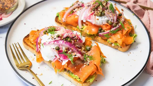 Video thumbnail for Smoked Salmon Breakfast Toast Recipe