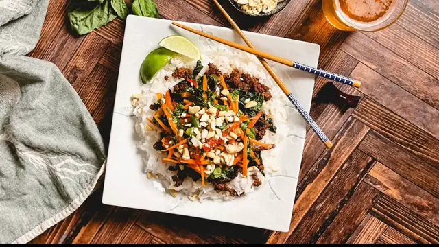 Video thumbnail for Crispy Thai Basil Beef Recipe