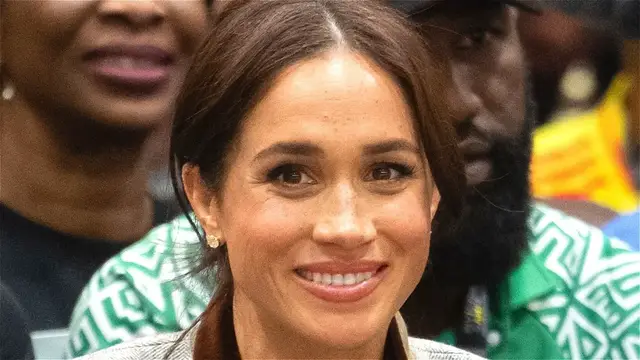'Video thumbnail for Meghan's Latest Bare-Face Look Has Everyone Saying One Shady Thing'