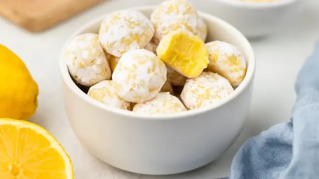 Video thumbnail for Easy White Chocolate Lemon Truffles Recipe