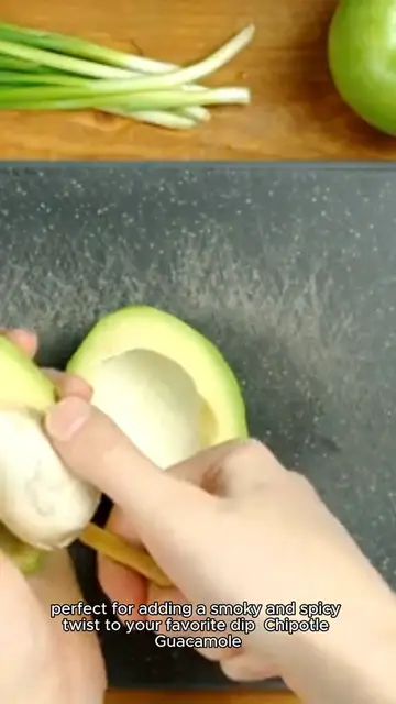 Video thumbnail for chipotle guac recipe