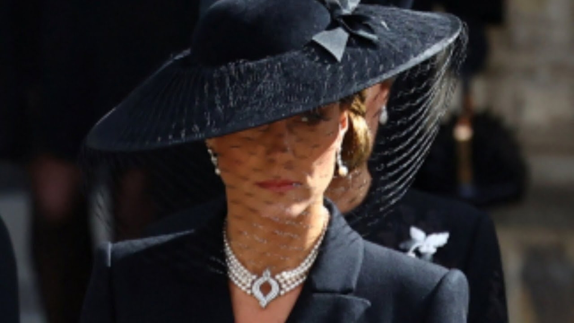 Video thumbnail for 11 Times Kate Middleton Stunned In Princess Diana's Jewelry
