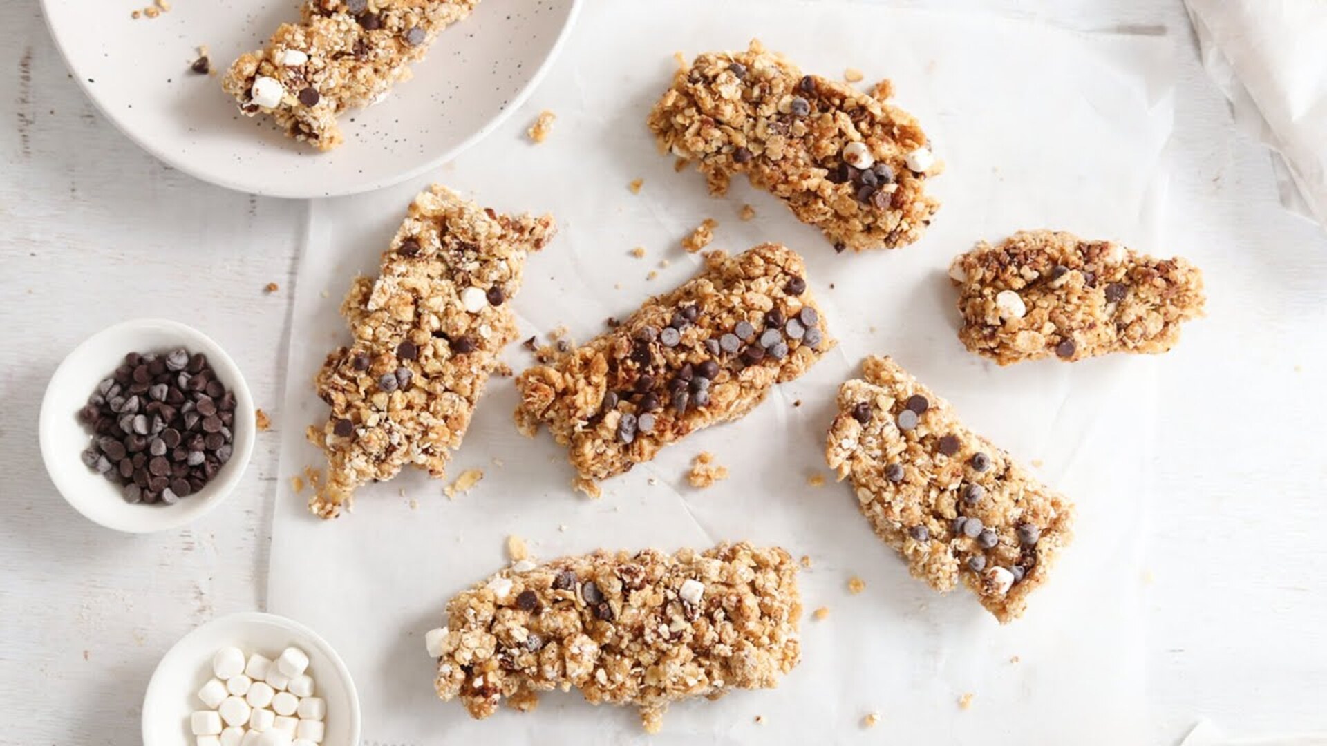 Video thumbnail for Homemade Chewy S'mores Granola Bars Recipe
