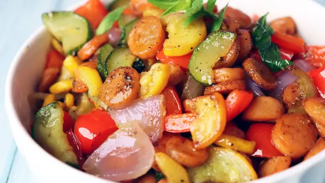 'Video thumbnail for Sausage and Zucchini Stir Fry'
