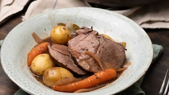 Video thumbnail for Simple Venison Pot Roast Recipe