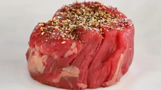 Video thumbnail for Filet Mignon Vs Tenderloin: Which Cut Of Steak Should You Buy?