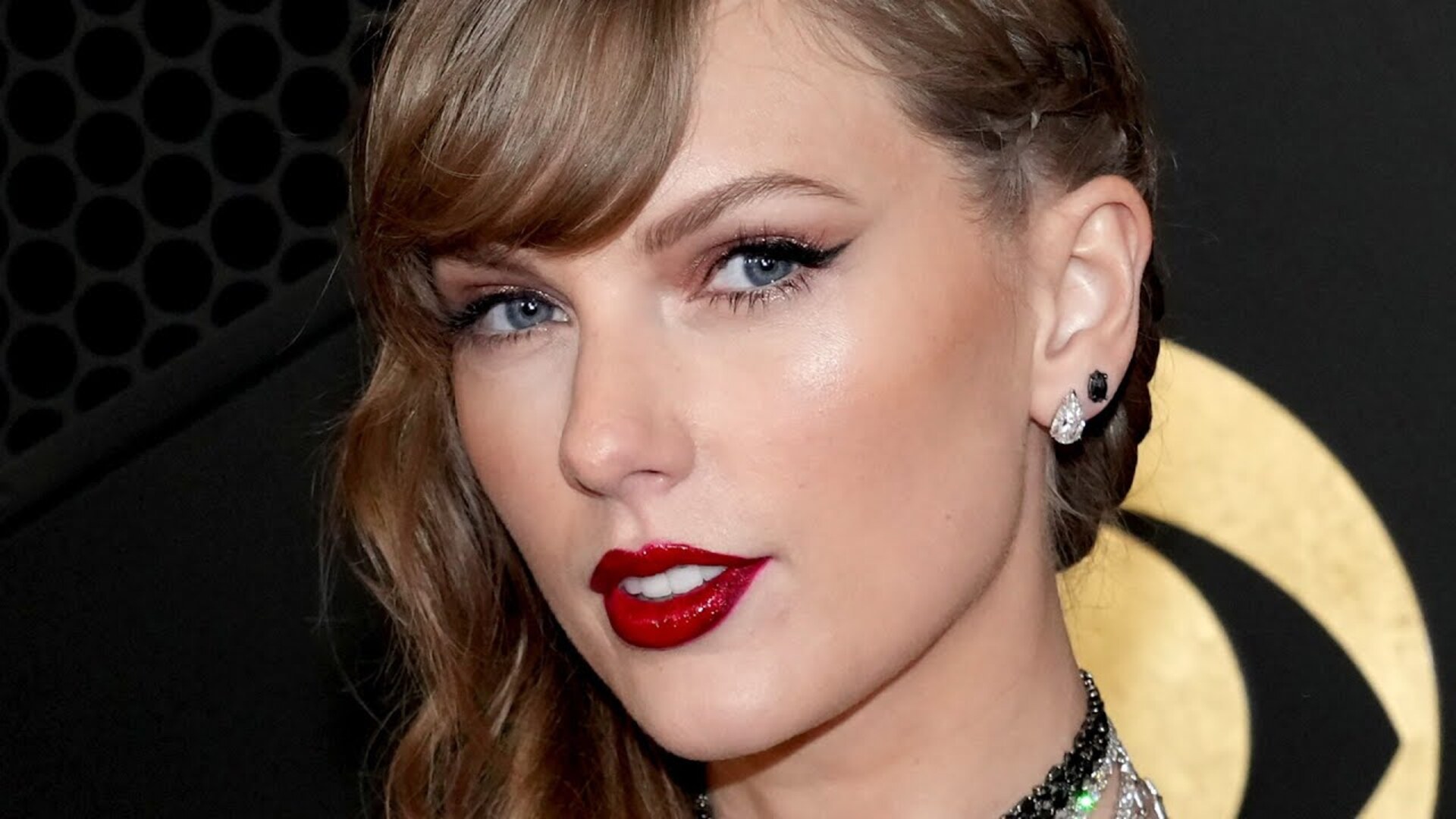 Video thumbnail for 18 Years Of Taylor Swift In Less Than 90 Seconds