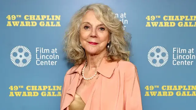 Video thumbnail for Blythe Danner's Granddaughter Has Grown Up To Be Stunning