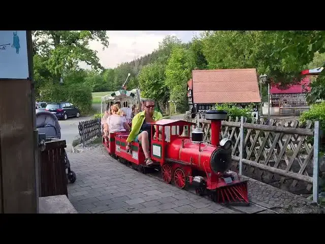 Video thumbnail for Schömberger Kindereisenbahn und Miniaturdorf