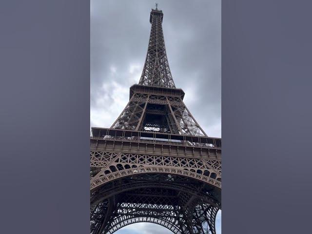 Video thumbnail for Eiffel Tower view