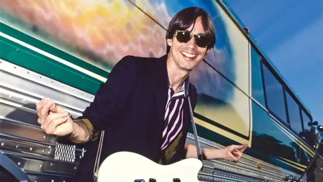 Video thumbnail for 1977 Folk-Rock Song, Recorded On A Moving Tour Bus, Is Still A Road-Worn Classic 49 Years Later