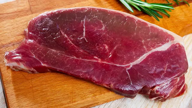 Video thumbnail for The Aldi Horse Meat Scandal, Explained