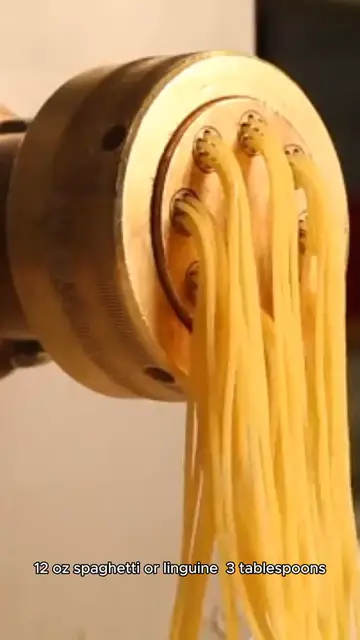 Video thumbnail for turkey tetrazzini recipe