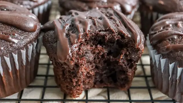 Video thumbnail for Death By Chocolate Muffins Recipe