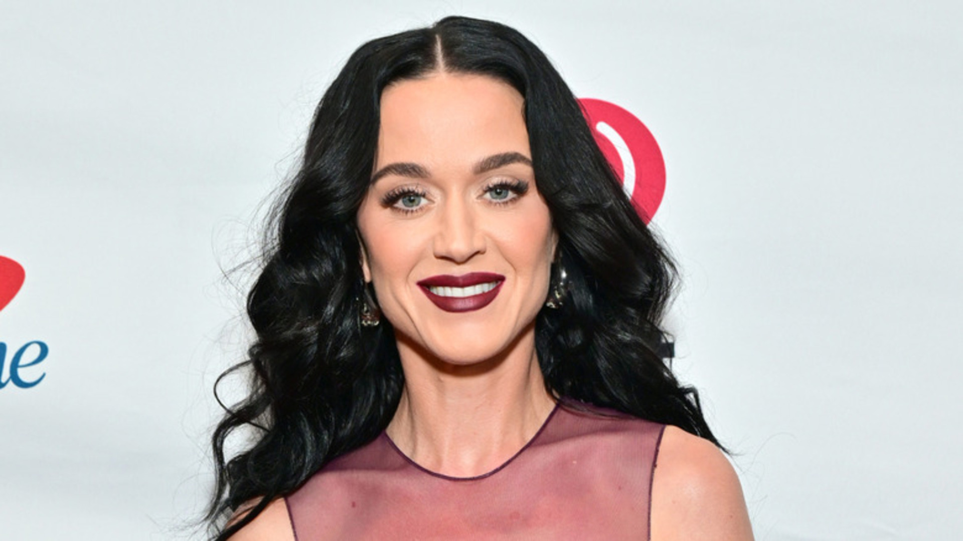 Video thumbnail for Katy Perry's Transformation Adds Fuel To 'Ozempic Face' Rumors