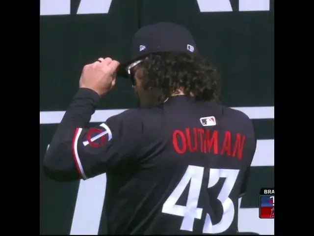 'Video thumbnail for James Outman's INCREDIBLE LEAPING CATCH AT THE WALL!!! | 09/10/2025'