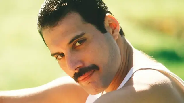 Video thumbnail for Male Celebs Who Left Their Women For Men