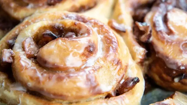 Video thumbnail for The Real Reason Why Americans Like To Eat Sweets For Breakfast