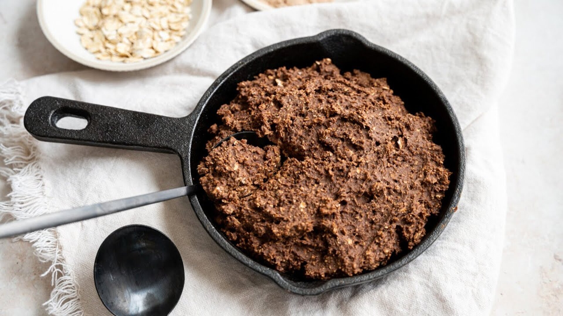 Video thumbnail for Protein-Packed Chocolate Baked Oats Recipe