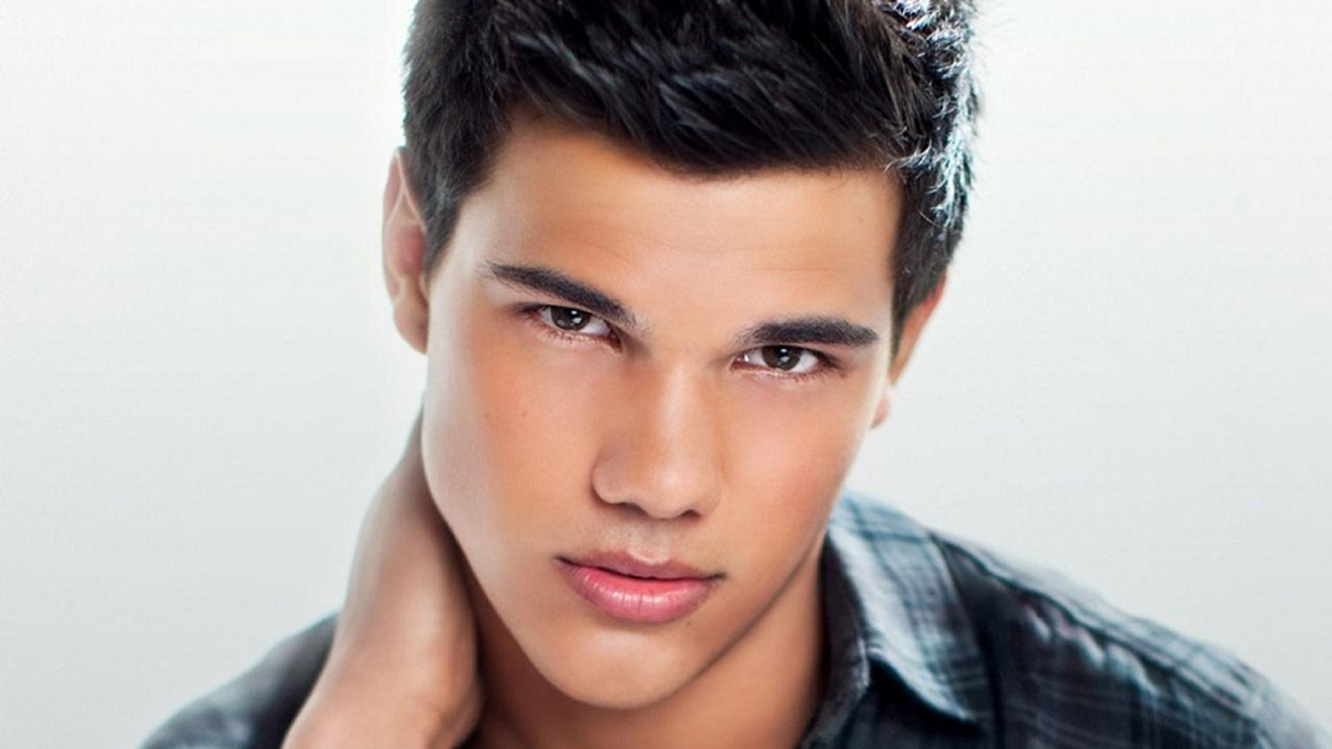 Video thumbnail for Why Hollywood Won't Cast Taylor Lautner Anymore
