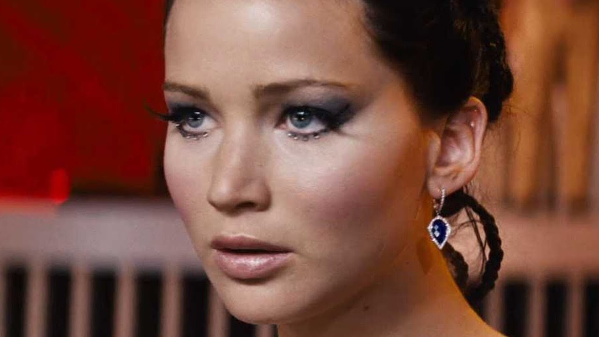 Video thumbnail for Things In Hunger Games You Only Notice As An Adult