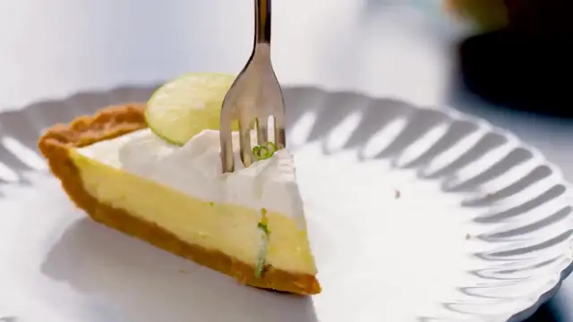 'Video thumbnail for This Key Lime Pie Will Get You a Boyfriend ¦ Vaughn Vreeland ¦ NYT Cooking (720p 24fps)'