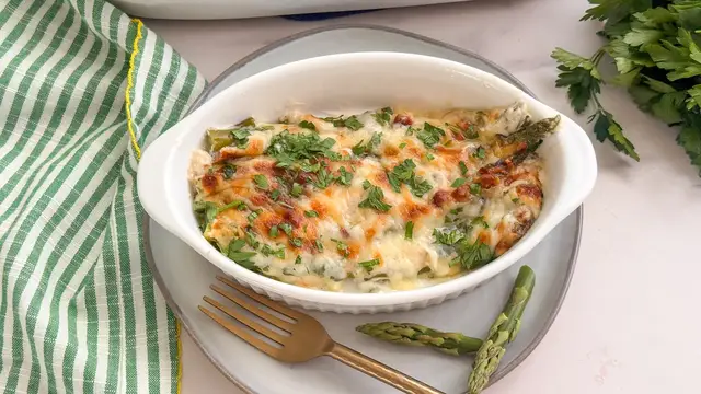 Video thumbnail for Cheesy Asparagus Casserole Recipe