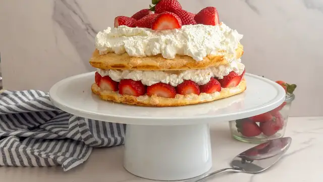 Video thumbnail for Strawberries And Cream Torte Recipe