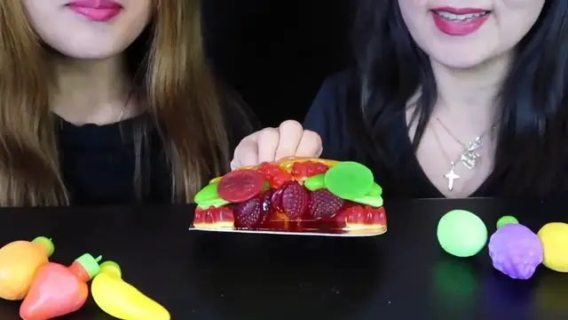 Video thumbnail for GUMMY TACO   FRUIT SHAPED SOUR POWDER CANDY   Kim Liz Too(720P HD)