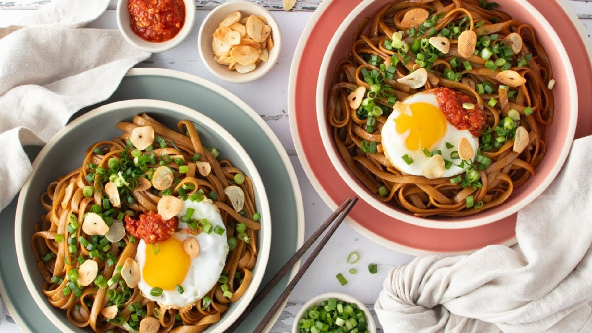 Video thumbnail for Triple Garlic Fried Noodles Recipe