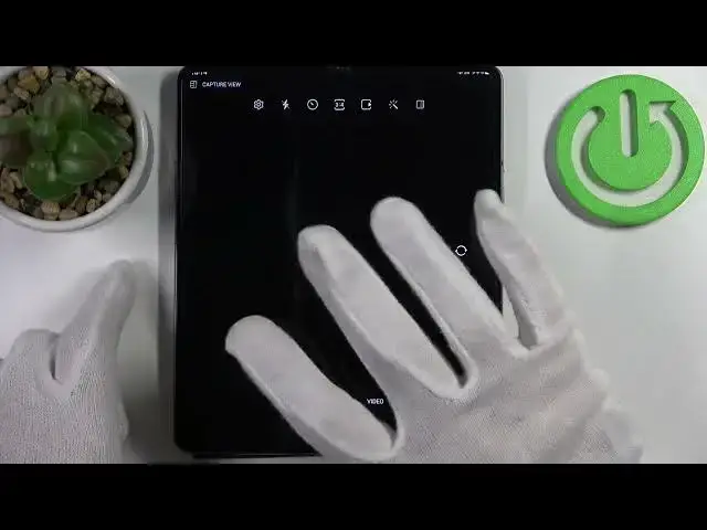 Video thumbnail for How to Activate Burst Shot in SAMSUNG Galaxy Z Fold 4 – Series of Pictures