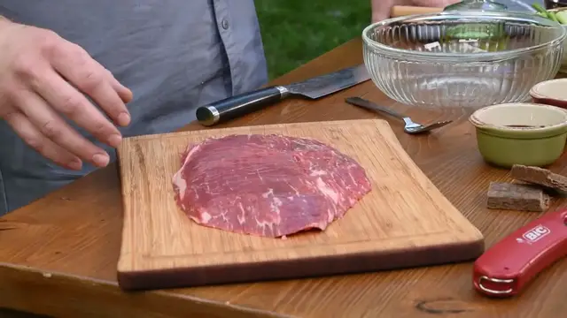 Video thumbnail for Flank Steak Stir Fry on the Big Green Egg(720P HD)