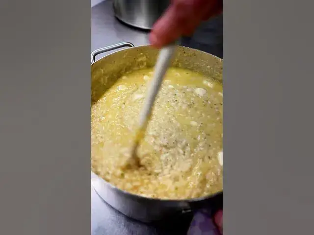Video thumbnail for Risotto AGLIO, OLIO e PEPERONCINO!  #food #padova