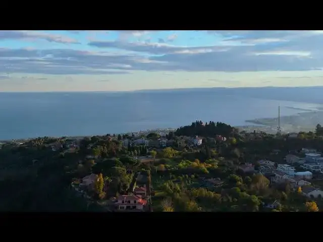 Video thumbnail for DJI Mini 5 Pro vs 4 Pro - Med Tele Mode