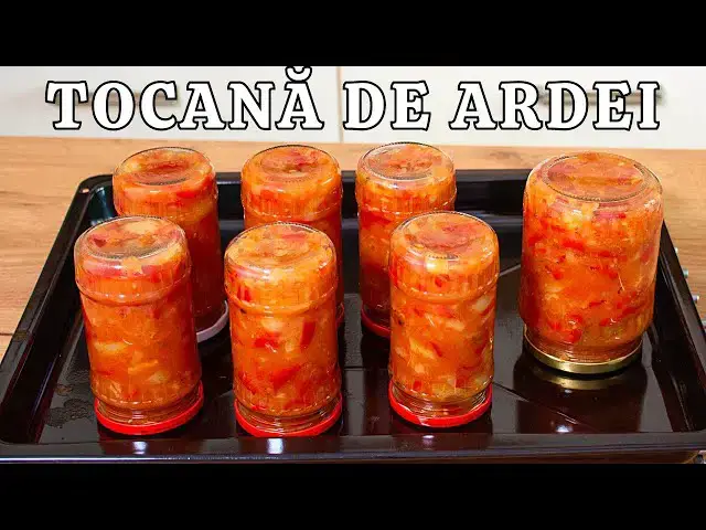 Video thumbnail for 🌶️ TOCANĂ de ARDEI în sos de roșii - rețeta IEFTINĂ și ușoară pentru iarnă