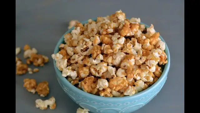 Video thumbnail for Receta de Crispetas de Caramelo | Cómo Hacer Palomitas de Maíz de Caramelo | SyS