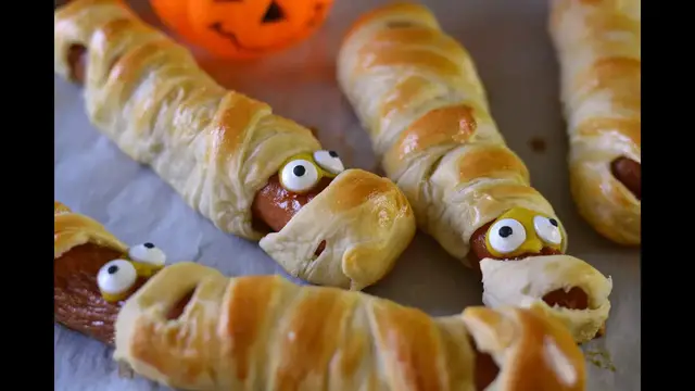 Video thumbnail for Mummy Hot Dogs Recipe | How To Make Mummy Hot Dogs | SyS