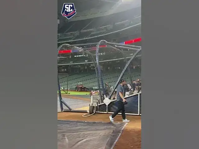 Video thumbnail for Cionel Pérez y Yennier Canó llegando al Minute Maid Park, Altuve calentando, Orioles vs Astros