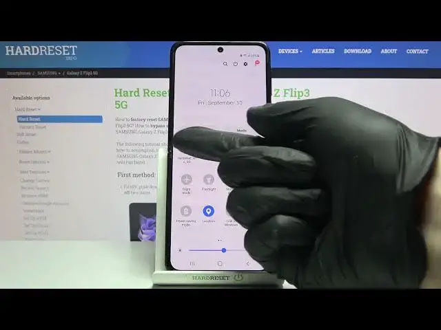 Video thumbnail for How to Enable / Disable Camera Location in Samsung Galaxy Z Flip3 - Location Tags