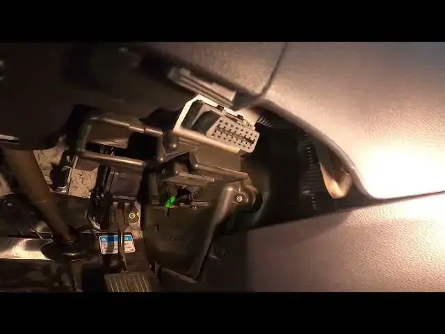 'Video thumbnail for Where is ODB 2 Socket in Honda CR-V III ( 2006 – 2012 ) | Find ODB 2 Socket'