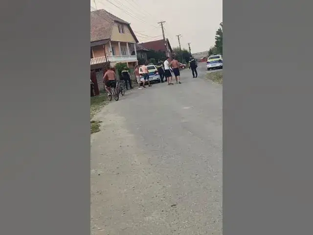 Video thumbnail for Musafir nepoftit la un chef în Gârceiu. S-a lăsat cu bătaie, poliție, ambulanță și dosar penal