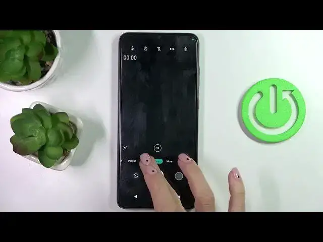 'Video thumbnail for How to Change Video Resolution on Motorola Moto E22 - Set Up Video Size'
