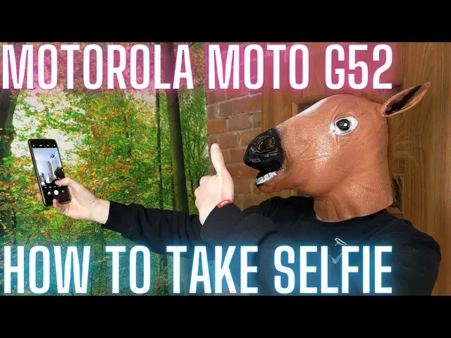 'Video thumbnail for Motorola Moto G52 - How To Take Selfie'